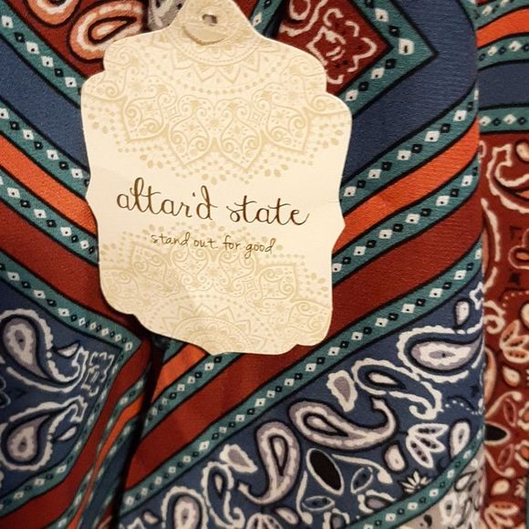 Altar'd State Womans Blouse with awesome bell sleeves - Picture 7 of 11